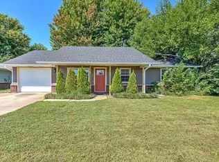 802 SW Tater Black Rd, Bentonville, AR 72712