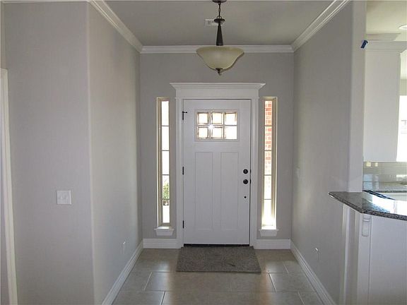 4th image of 1600 Pinewood Dr