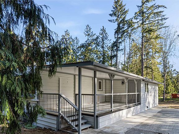 3rd image of 1007 Fabrick Dr