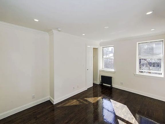 4th image of 446 W 19th St APT 4B