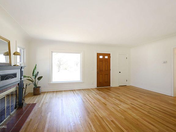 4th image of 5447 Wilson Ave