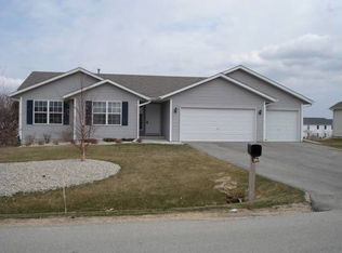 10103 Lismore Rd, Roscoe, IL 61073