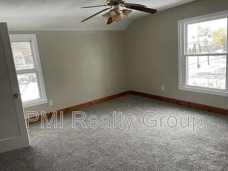 25561 Tungsten Rd — Photo 11