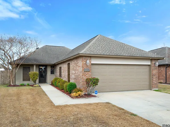 2832 Nicholson Lake Dr, Baton Rouge, LA 70810