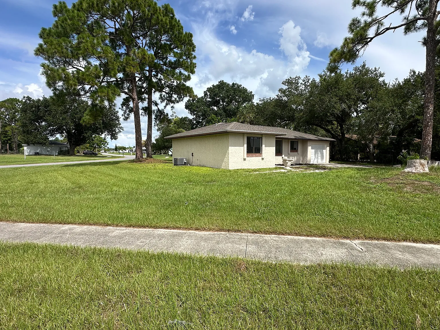 2 bed, 904 sqft, $1,700 — Photo 2