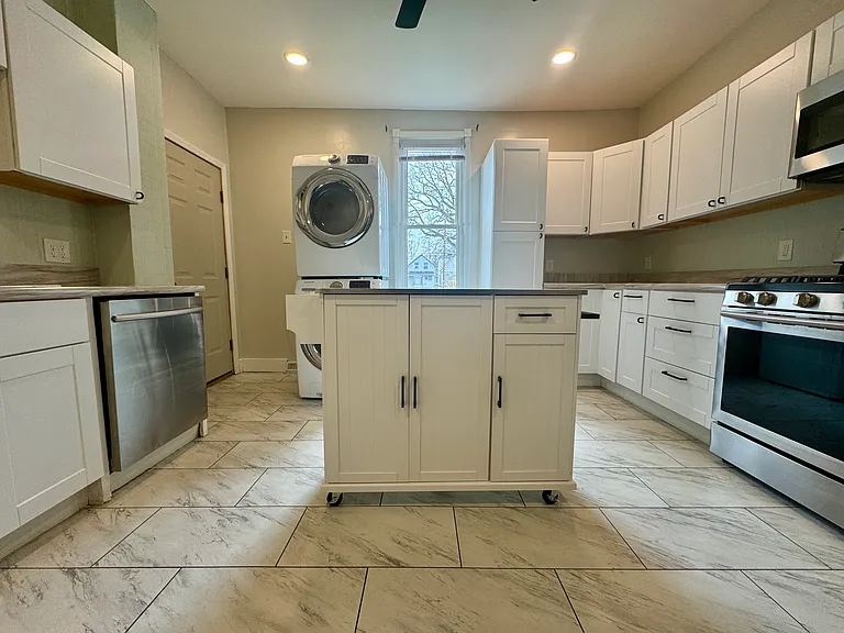 121 Chicago Ave — Photo 4
