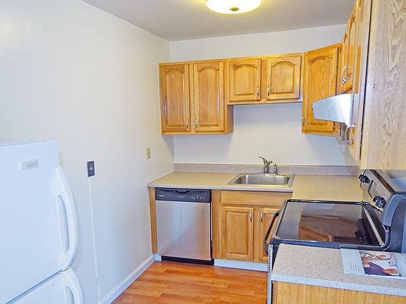Kitchen View2