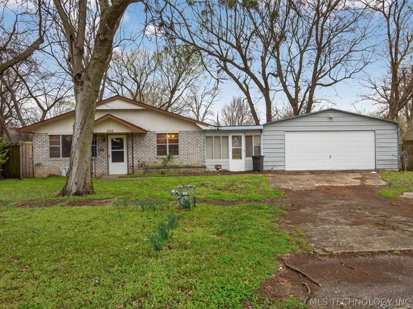 122 S Whitaker St, Pryor, OK 74361