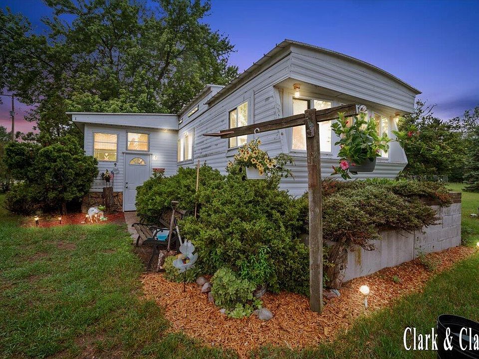 1st image of 1511 E Croton Dr