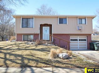 975 N 28th St, Blair, NE 68008