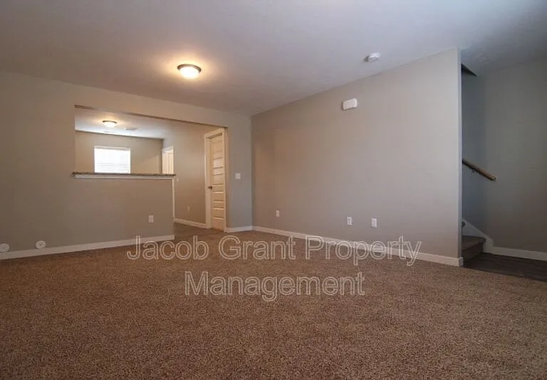 101 Lincoln Dr — Photo 5