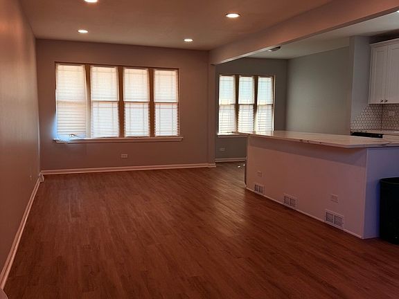 2nd image of 8844 S Halsted St