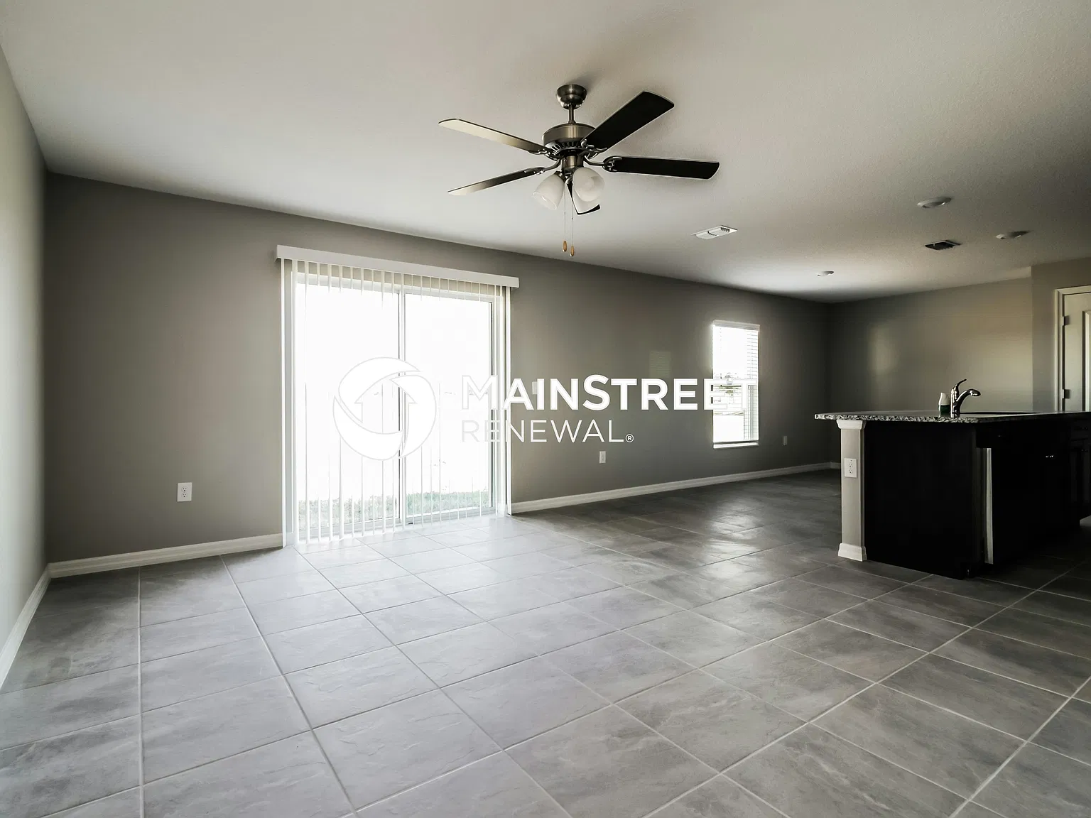 135 Columbia Dr — Photo 3