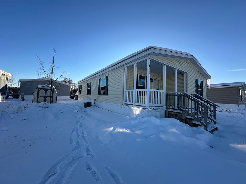 2nd image of 4911 Russet Ave #547
