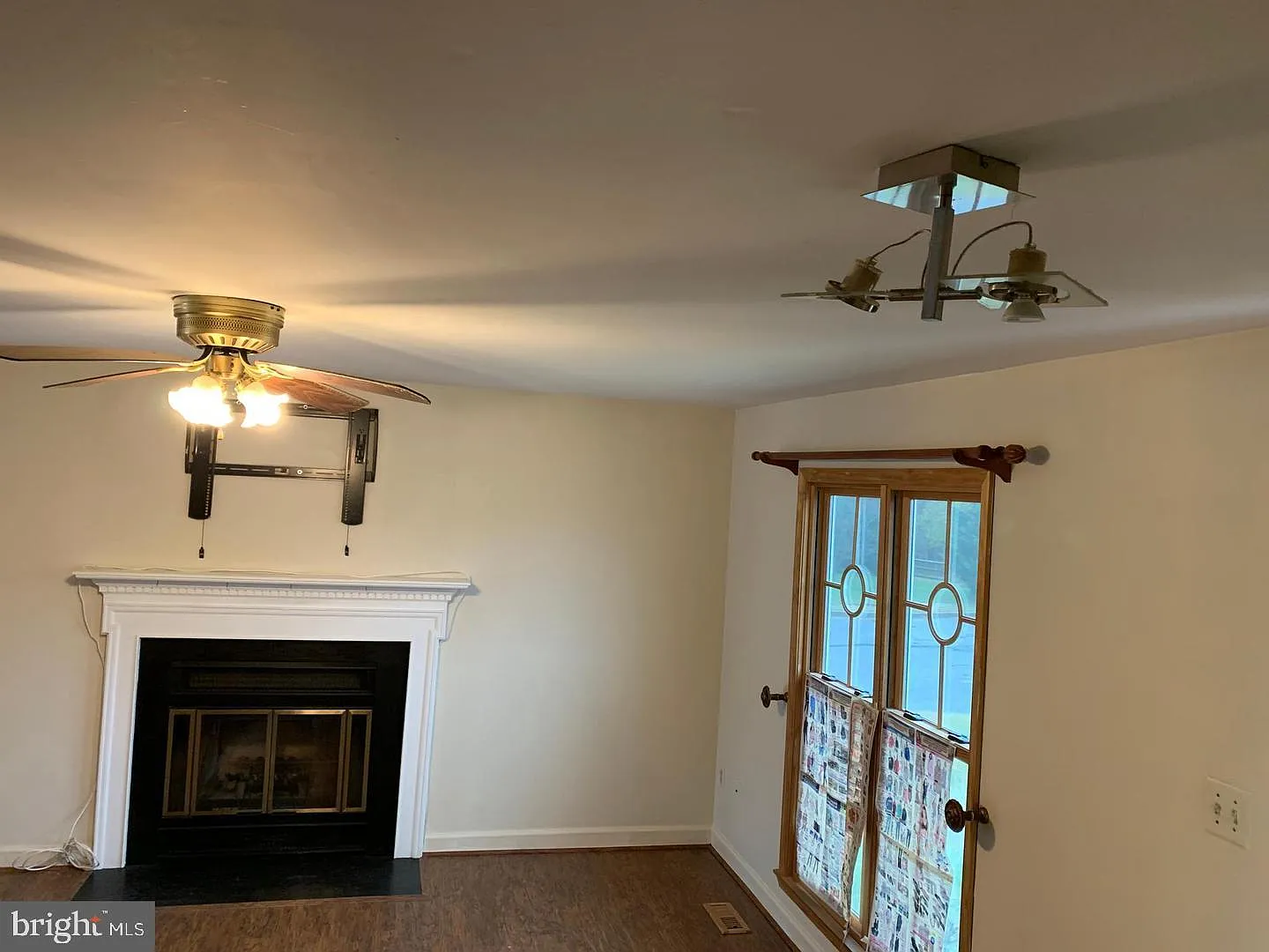 3 bed, 2.0 bath, 1580 sqft, $1,890 — Photo 2