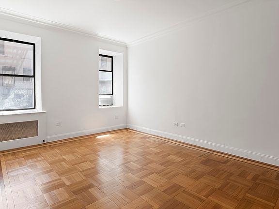 4th image of 260 W 72nd St APT 2D