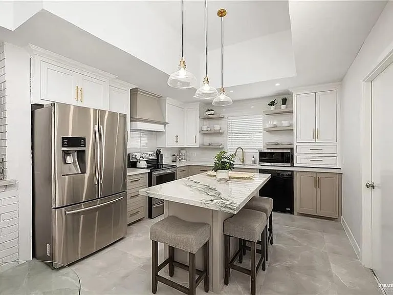 312 Xanthisma Ave — Photo 18