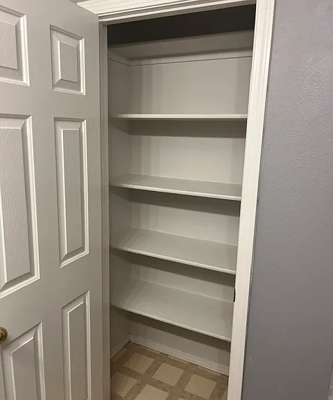 Major storage linen closet in master bath
