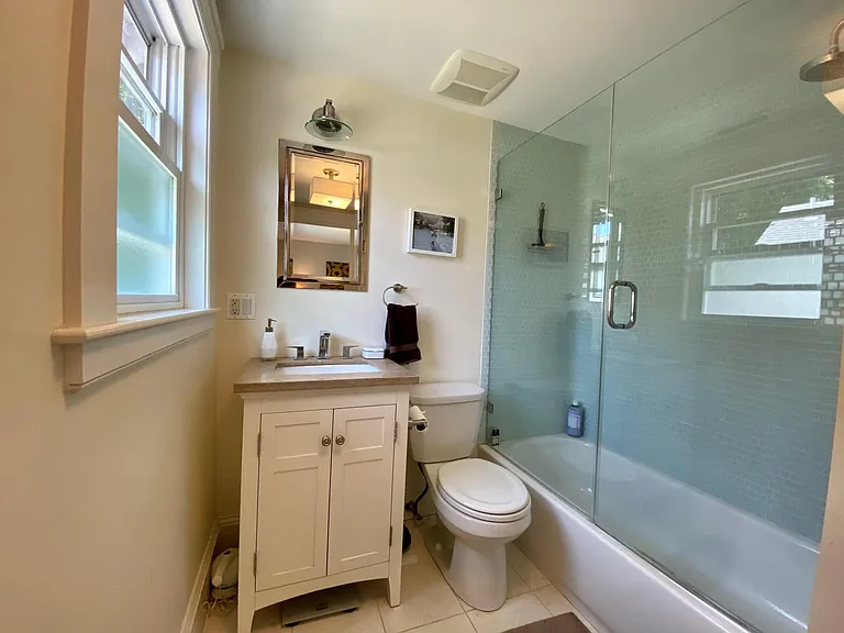 55 Eliot Cres #2 — Photo 10