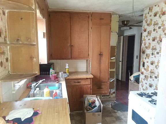 5th image of 3410 Everett St