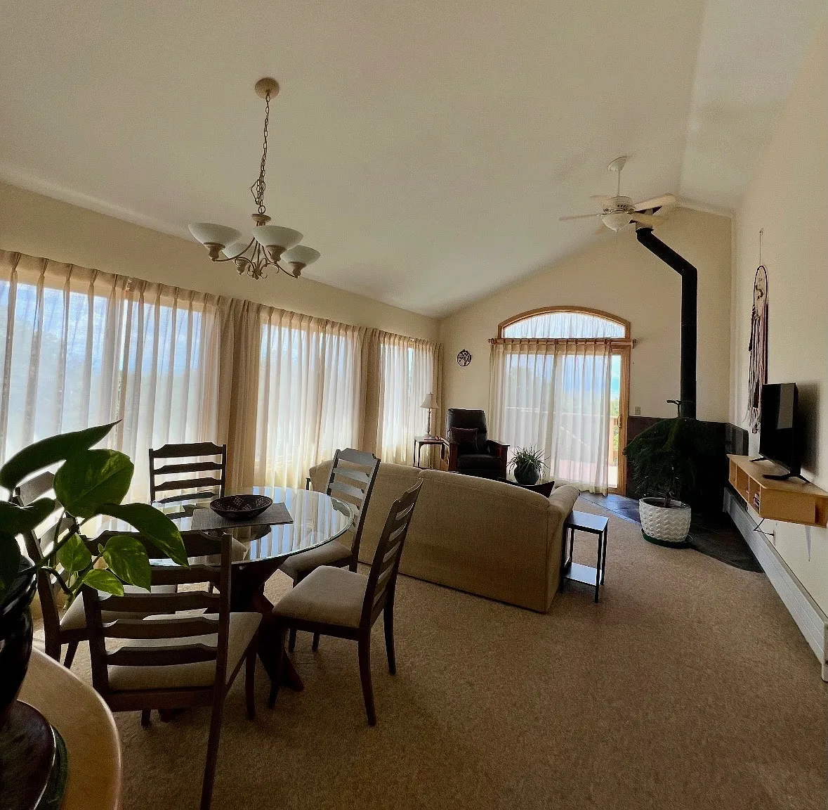 3 bed, 2.5 bath, 1546 sqft, $2,500 — Photo 3