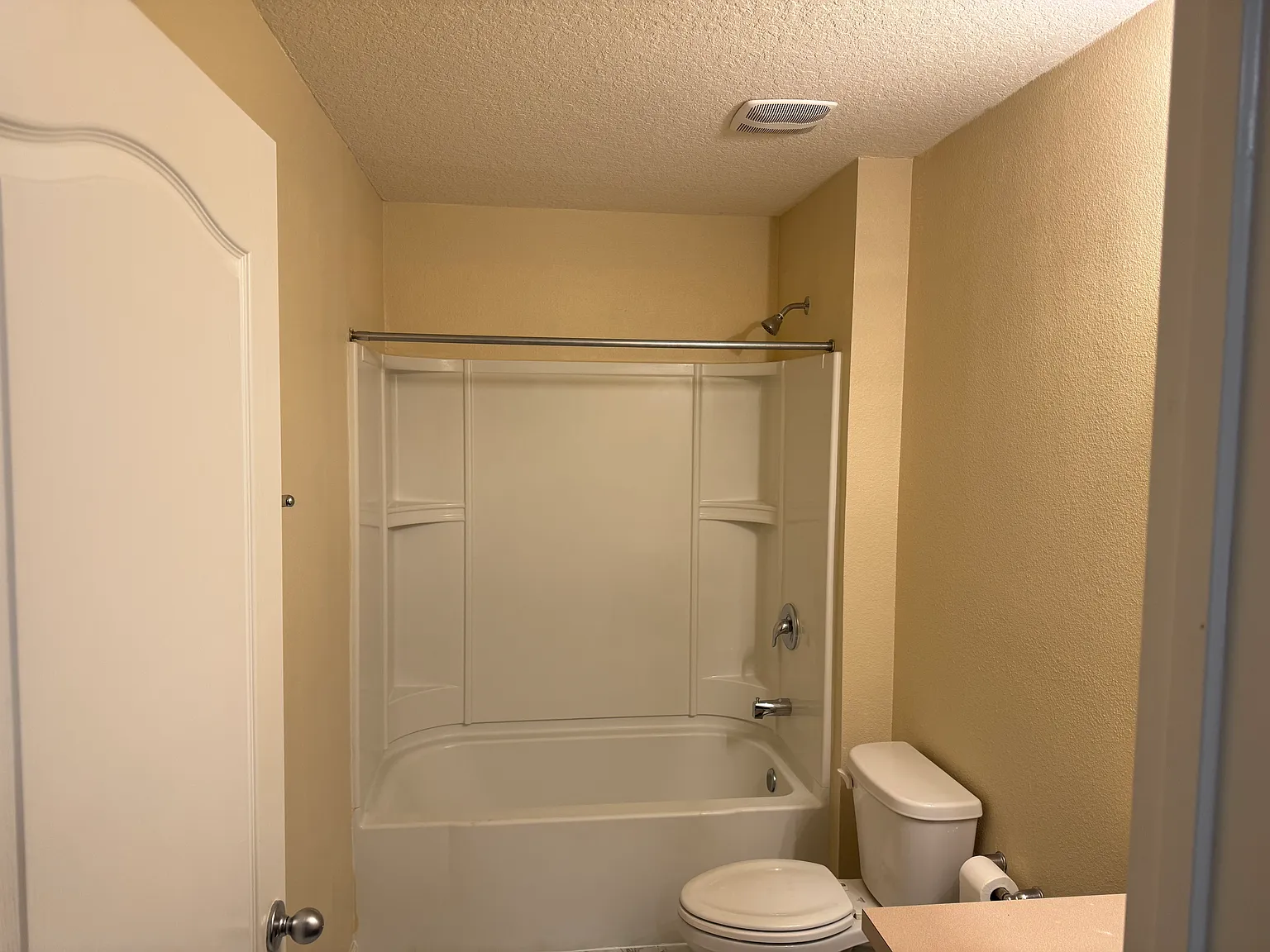 4 bed, 1698 sqft, $1,650 — Photo 2