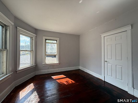 3rd image of 184 Fairview St #1