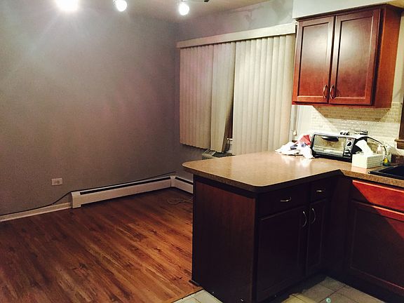 Eat-In Kitchen