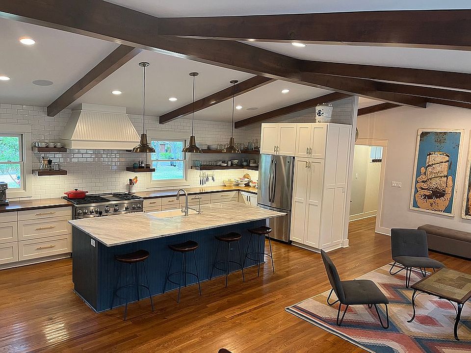 1st image of 857 Encino Dr