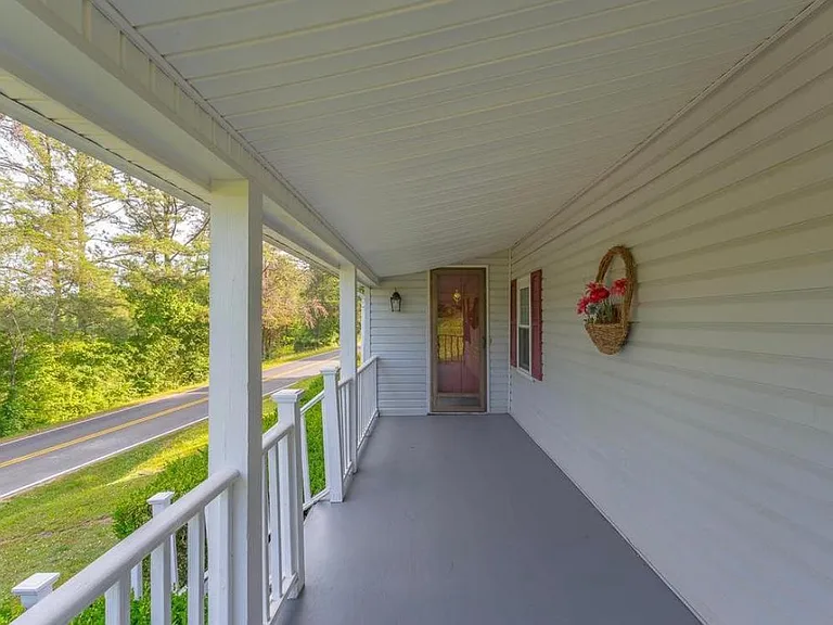 96 Sandy Ln — Photo 3