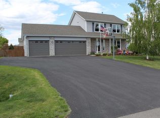 741 Ballymore Rd, Roscoe, IL 61073