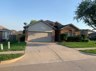 9929 Fressia Ln, Fort Worth, TX 76108