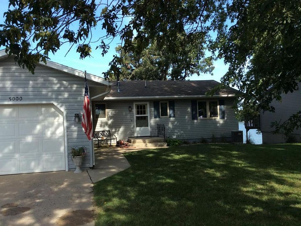 1st image of 3000 Center Lake Dr