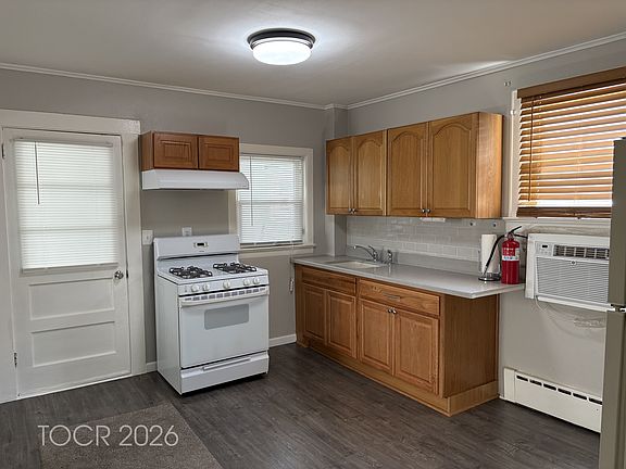 2nd image of 106 Grand St Floor 2