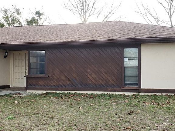 5th image of 382 Marion Oaks Dr