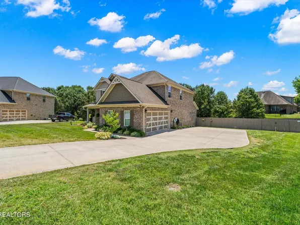 811 Yosemite Dr, Lenoir City, TN 37771