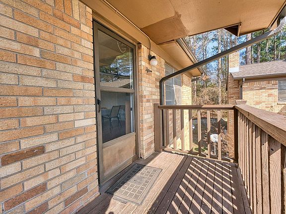 3rd image of 125 Carl Dr APT 15