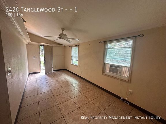 4th image of 2426 Tanglewood St APT 1