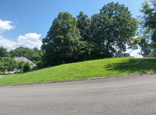 Appletree Dr, Clinton, TN 37716