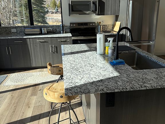 5th image of 6175 Highland Dr #1