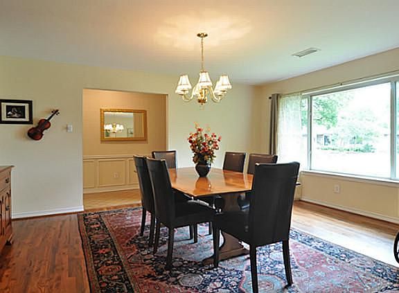 5th image of 3305 Latham Dr