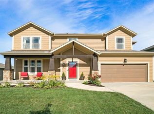 932 N Stonecrest Rd, Olathe, KS 66061