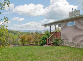 69 Hollyanne Pond Ln, Hayesville, NC 28904