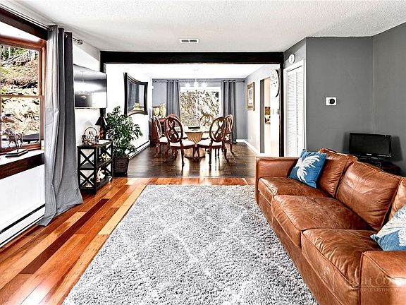 5th image of 913 Winterberry Trail