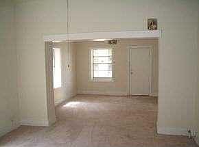 3rd image of 3316 E Missouri Ave