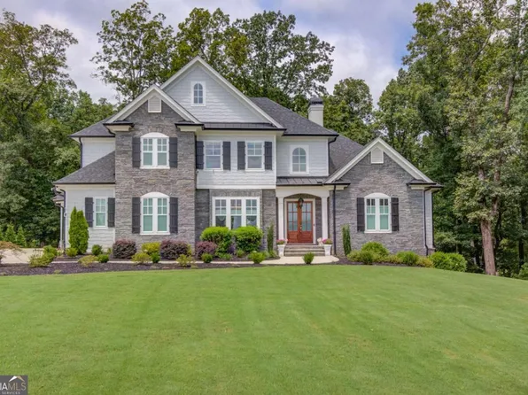5392 Retreat Dr, Flowery Branch, GA 30542