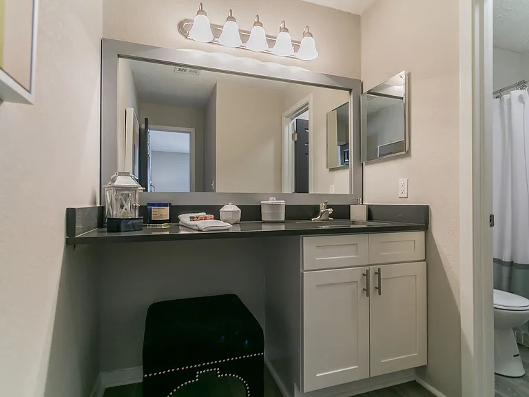 The Clarion Apartments — Photo 32