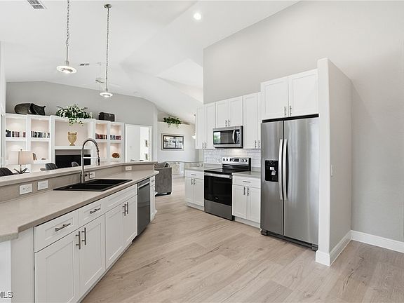 5th image of 5267 Stratford Ct