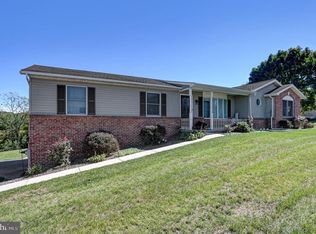 3715 Hazel Dr, Greencastle, PA 17225