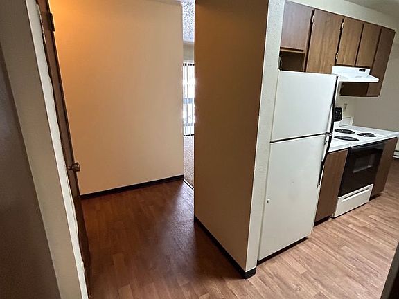 3rd image of 230 W Broadway St #7